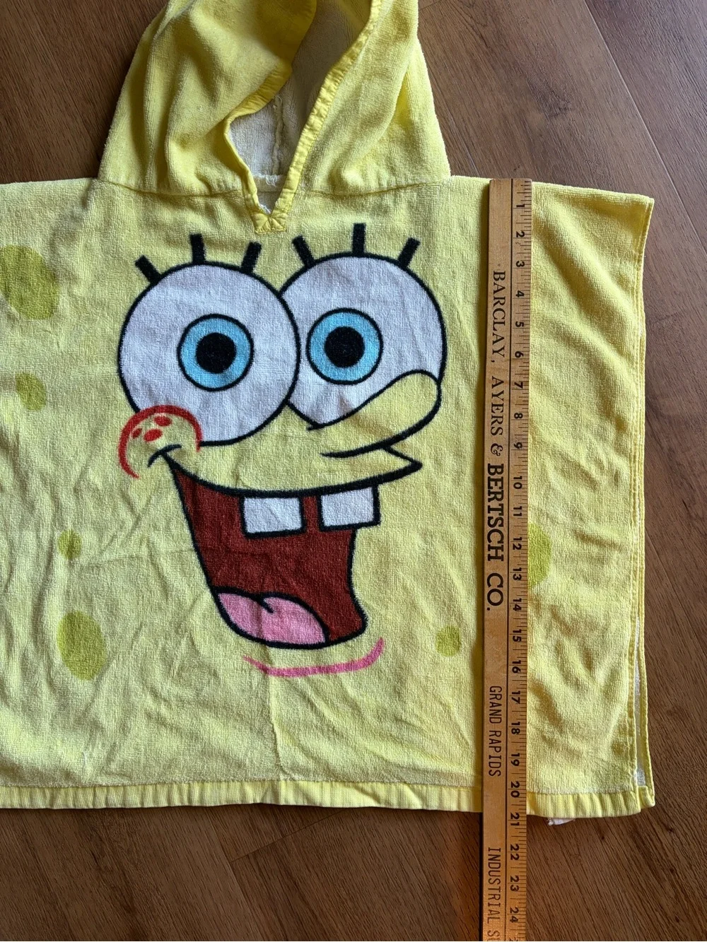 2004 Nickelodeon SpongeBob Hooded Terry Cloth Beach Bath Poncho